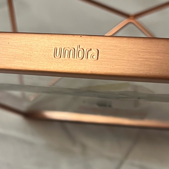 Umbra Geometric Metal Display Frame in Copper 6” square - Picture 7 of 7